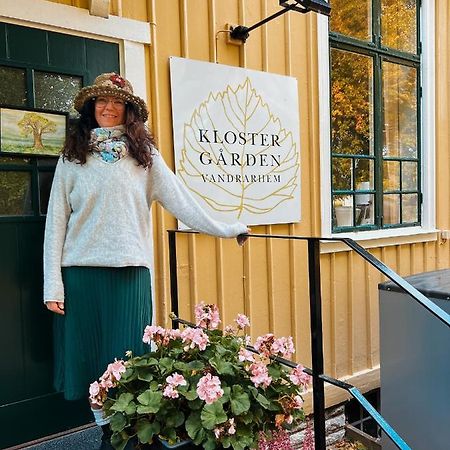 Klostergardens Vandrarhem Varnhem Extérieur photo