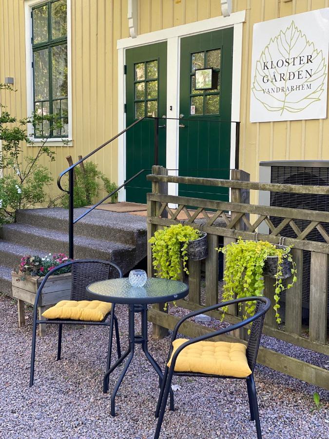 Klostergardens Vandrarhem Varnhem Extérieur photo