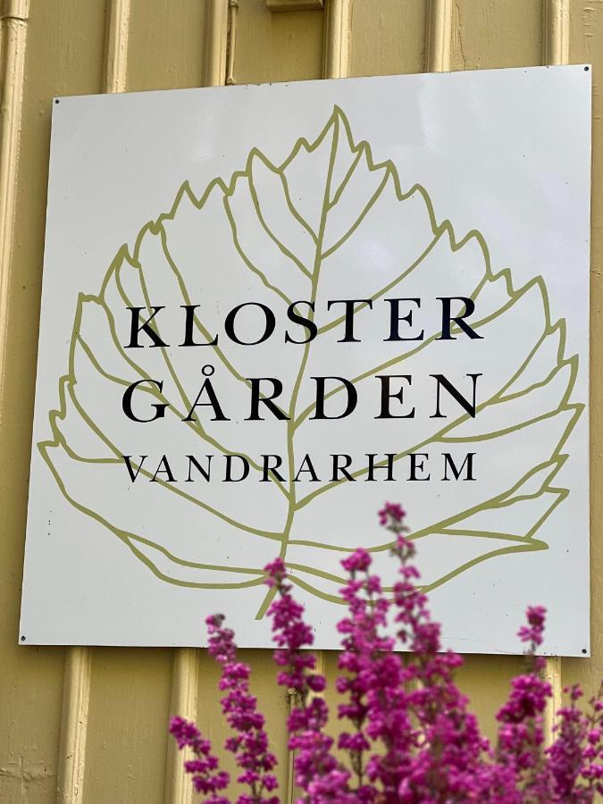 Klostergardens Vandrarhem Varnhem Extérieur photo