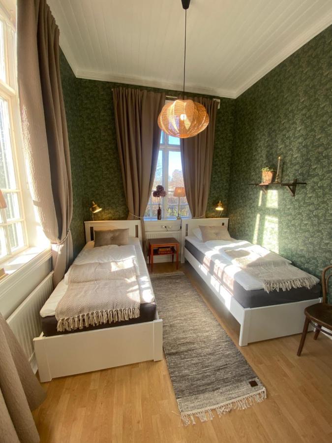 Klostergardens Vandrarhem Varnhem Extérieur photo